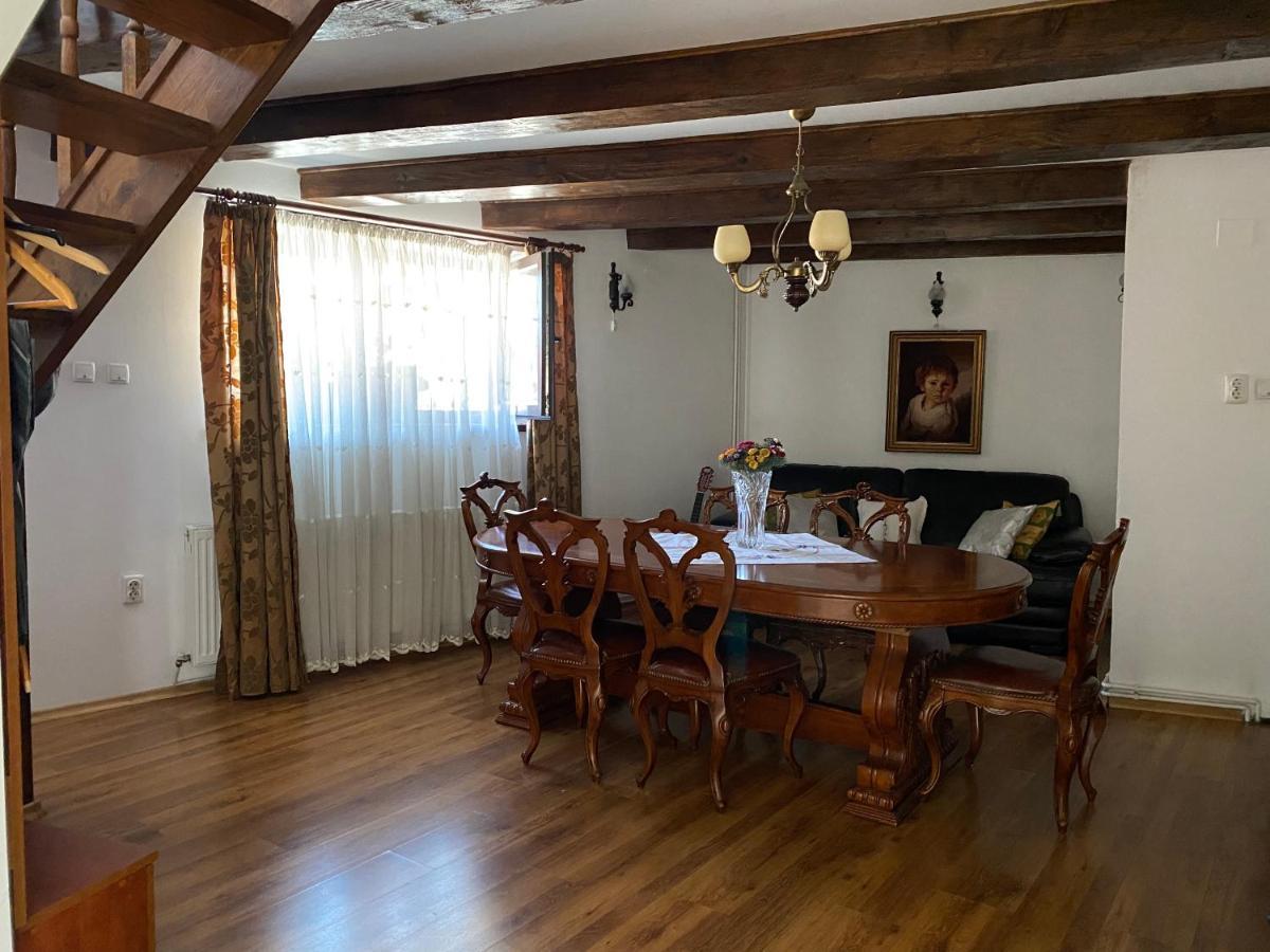 Victoria Gasthaus Rasnov - Charming Vacation House In Rasnov Exterior photo